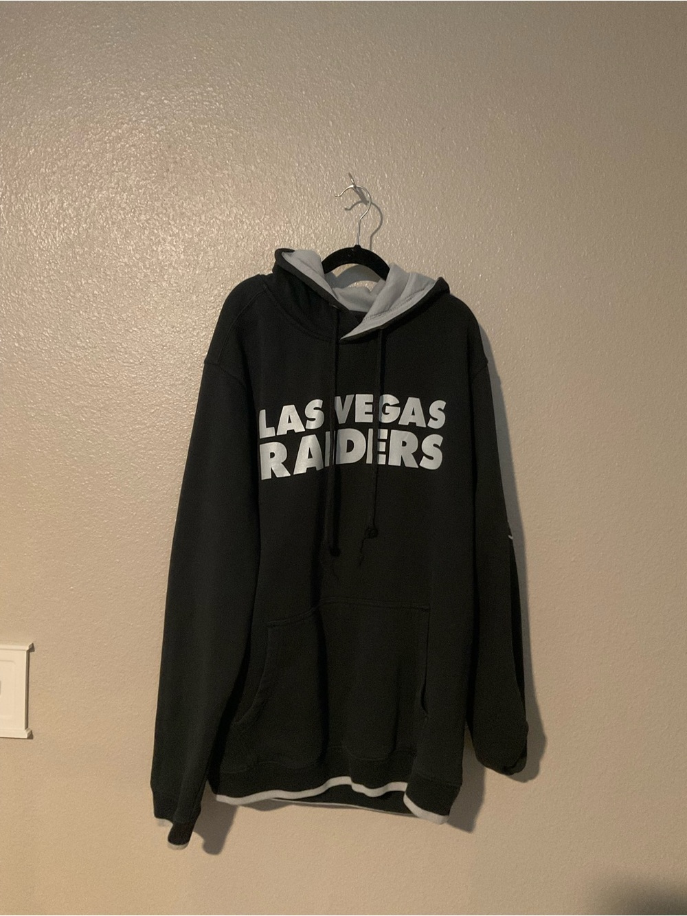 Las Vegas Raiders Black Pullover Hoodie with Contrast Hood - Men